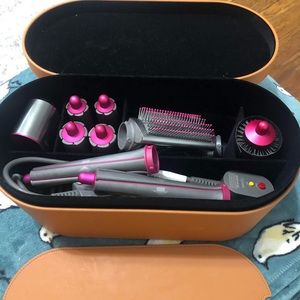 Dyson airwrap with 1.2 inch long barrel attachments